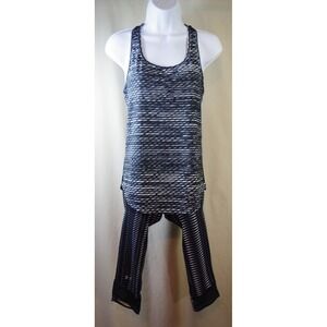 Under Armour Women's Small HeatGear Tank and Leggings‎ Set Black White Geometric